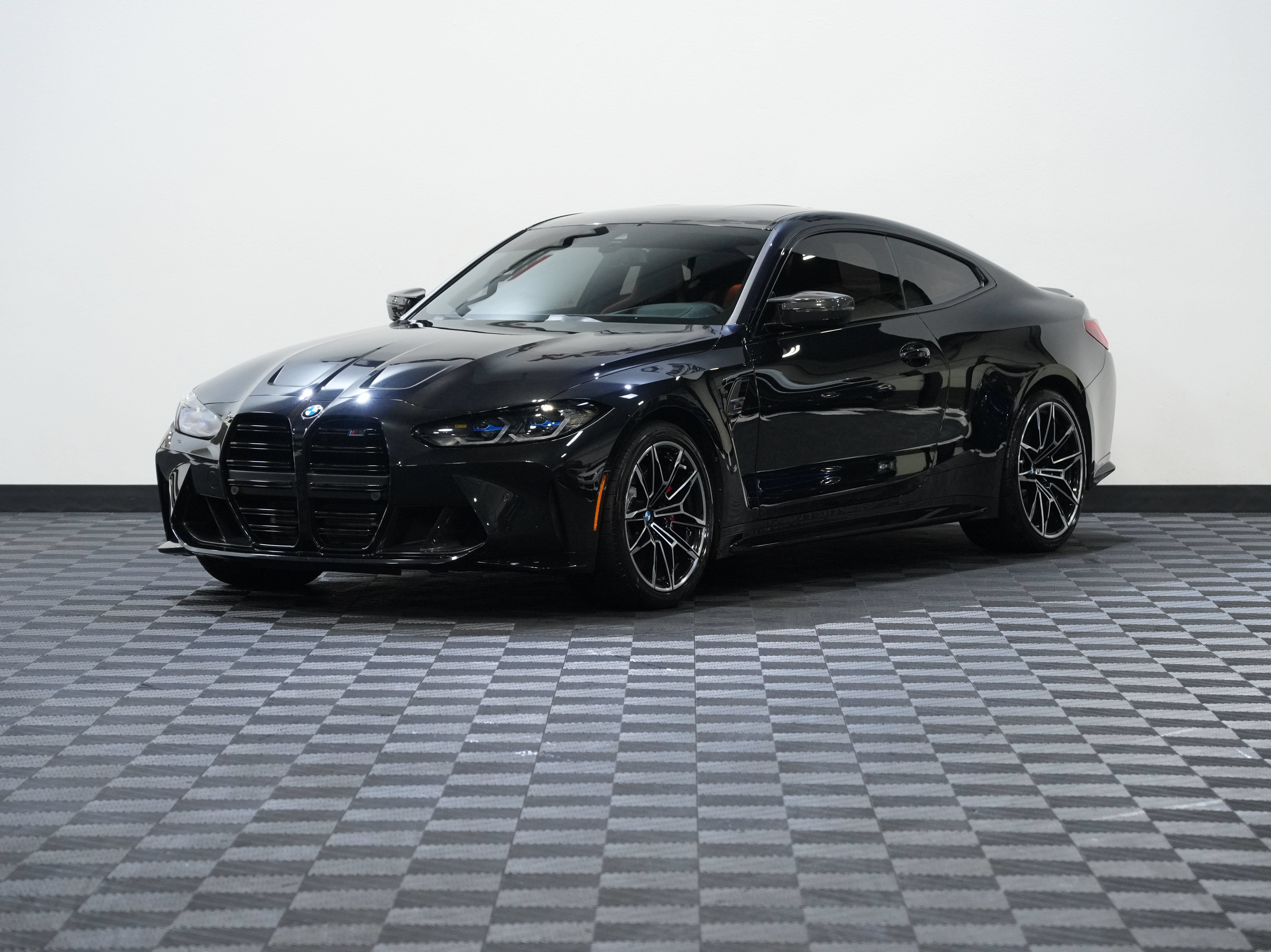 Used 2022 BMW M4 Competition w/ M Carbon Exterior Package RWD image 3