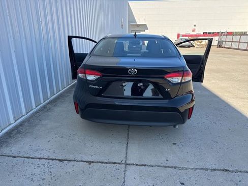 Used 2025 Toyota Corolla LE FWD image 23