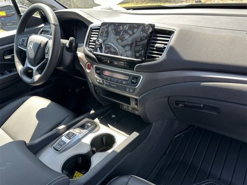 New 2025 Honda Ridgeline RTL+ image 17
