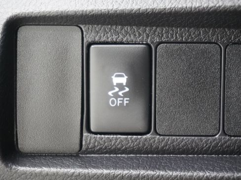 Used 2016 Toyota Sienna SE FWD image 26
