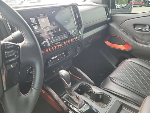 Used 2025 Nissan Frontier PRO-4X w/ Tow Package AWD/4WD image 21