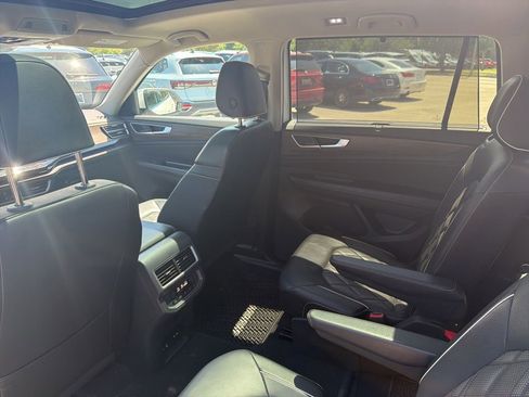 Used 2024 Volkswagen Atlas SEL Premium R-Line AWD/4WD image 9