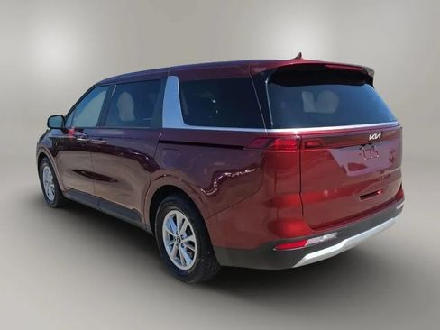 Used 2023 Kia Carnival LX w/ Paint Protection Package FWD image 6