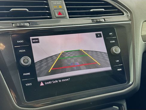Used 2020 Volkswagen Tiguan SE AWD/4WD image 22