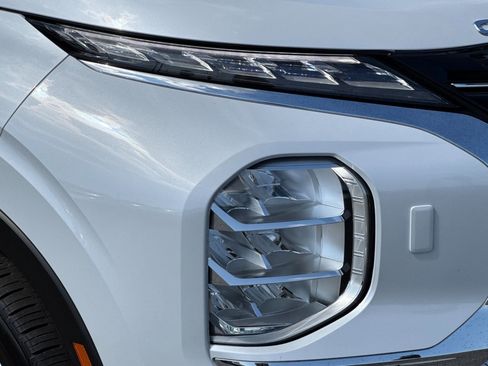 Used 2024 Mitsubishi Outlander SE AWD/4WD image 10
