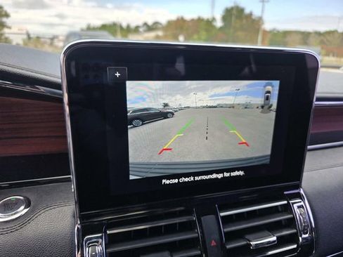 Used 2021 Lincoln Navigator 2WD image 17