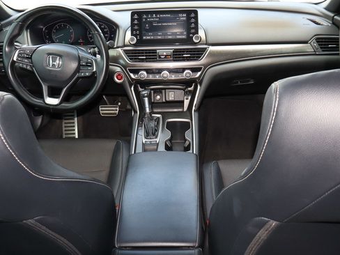 Used 2018 Honda Accord Sport image 10