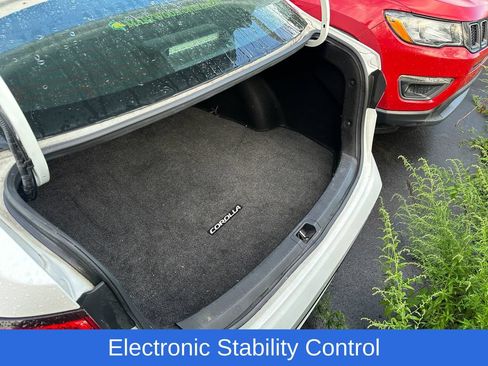 Used 2021 Toyota Corolla LE w/ LE Convenience Package FWD image 5