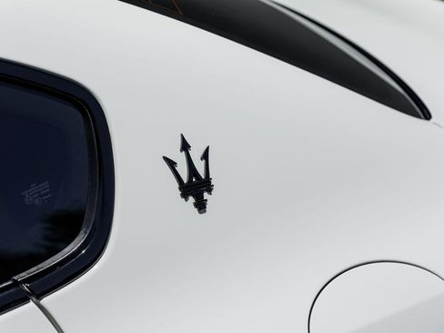 Used 2022 Maserati Quattroporte Modena RWD image 44