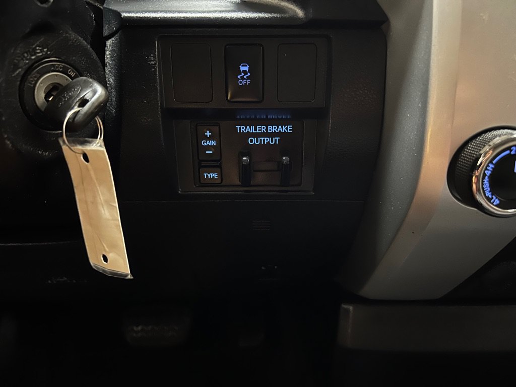 Used 2017 Toyota Tundra SR5 AWD/4WD image 35