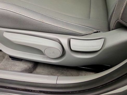 Used 2024 Hyundai Elantra SEL FWD image 11