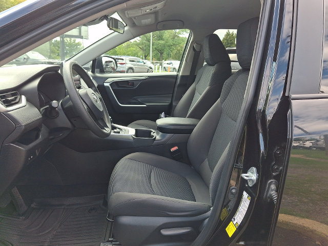 Used 2023 Toyota RAV4 LE AWD/4WD image 13