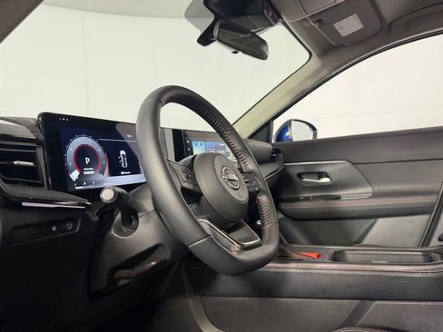 Used 2025 Nissan Kicks SR FWD image 20