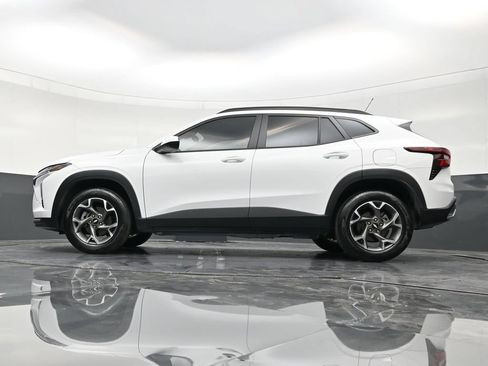 Used 2024 Chevrolet Trax LT FWD image 18
