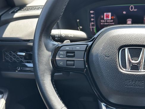 Used 2023 Honda Accord Touring image 12