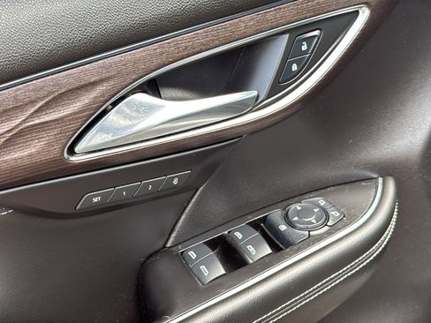 Used 2023 Buick Envision Avenir AWD/4WD image 12