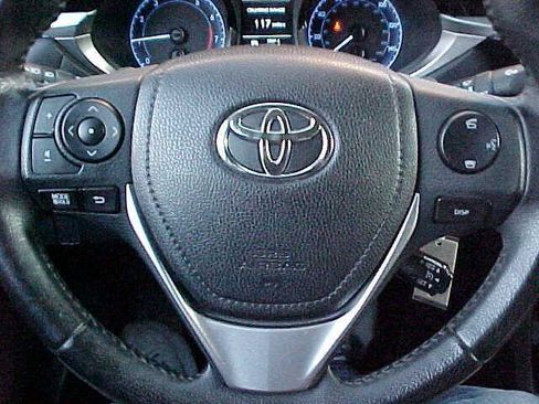 Used 2015 Toyota Corolla S FWD image 32