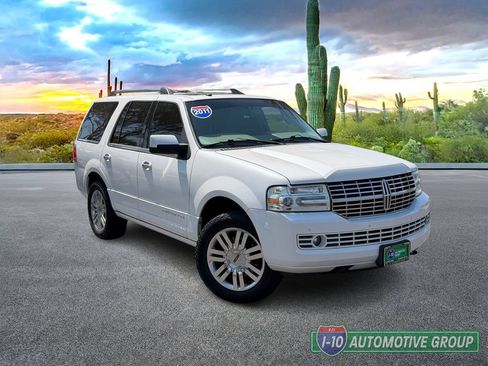 Used 2011 Lincoln Navigator 4WD image 2