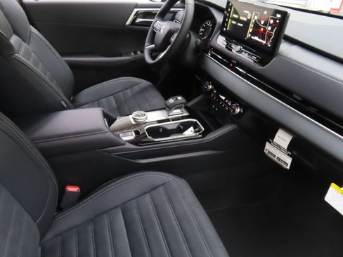 New 2025 Mitsubishi Outlander SE image 24