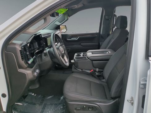 Used 2024 GMC Sierra 1500 SLE image 9