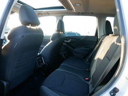 Used 2023 Subaru Forester Premium image 33