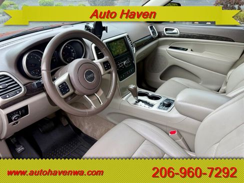 Used 2011 Jeep Grand Cherokee Laredo AWD/4WD image 8