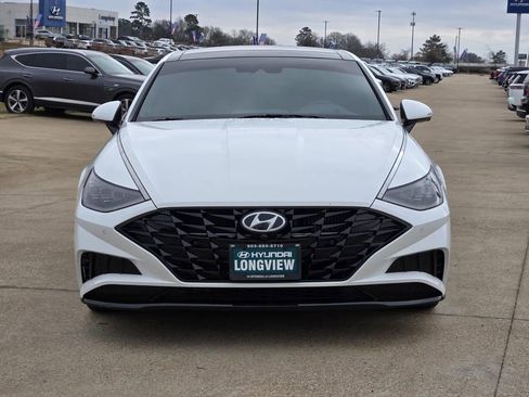 Used 2022 Hyundai Sonata Limited w/ Preferred Accessory Package image 2