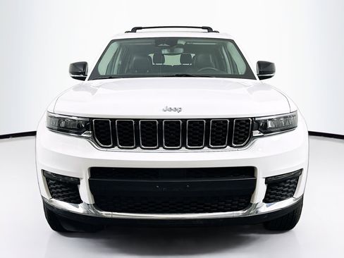 Used 2023 Jeep Grand Cherokee L Limited AWD/4WD image 2