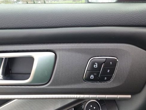Used 2025 Ford Explorer ST AWD/4WD image 23