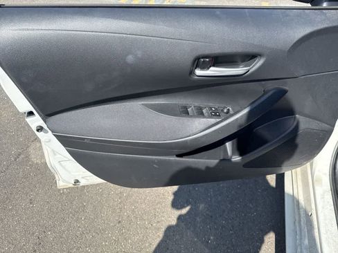 Used 2020 Toyota Corolla LE image 7