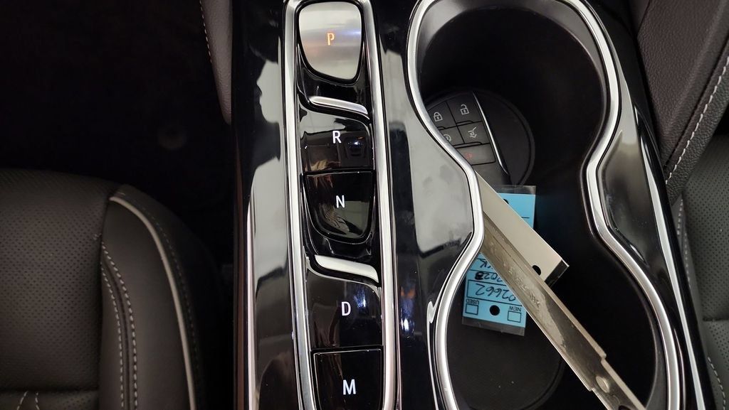 Used 2023 Buick Envision Avenir AWD/4WD image 26