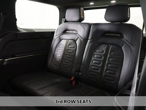 Used 2024 Rivian R1S Adventure image 10