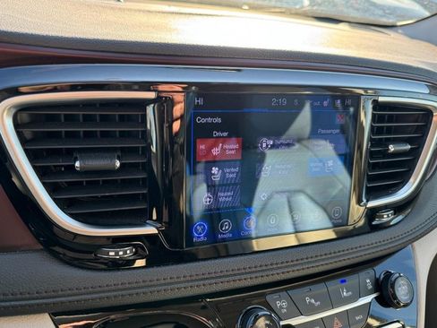 Used 2017 Chrysler Pacifica Limited w/ UConnect Theater Package image 22