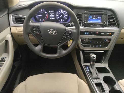 Used 2015 Hyundai Sonata SE w/ Option Group 09 FWD image 22