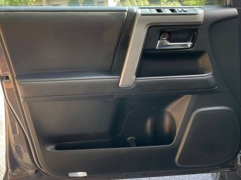 Used 2022 Toyota 4Runner SR5 AWD/4WD image 13