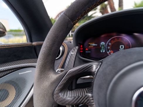 Used 2020 McLaren 600LT Spider RWD image 13