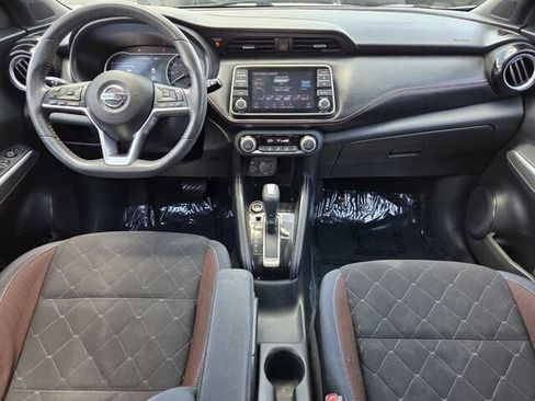 Used 2018 Nissan Kicks SR FWD image 17
