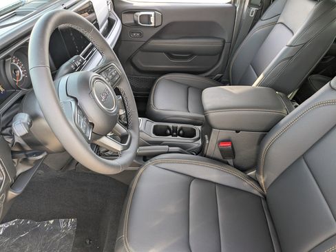 New 2025 Jeep Gladiator Sport image 16