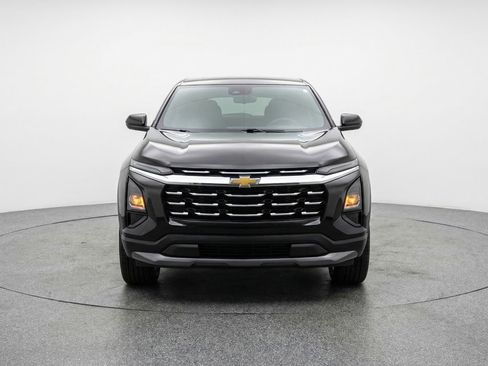 Used 2025 Chevrolet Equinox LT FWD image 2