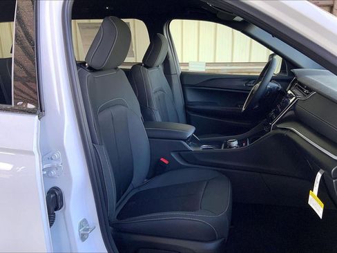 New 2026 Jeep Grand Cherokee L Laredo AWD/4WD image 25