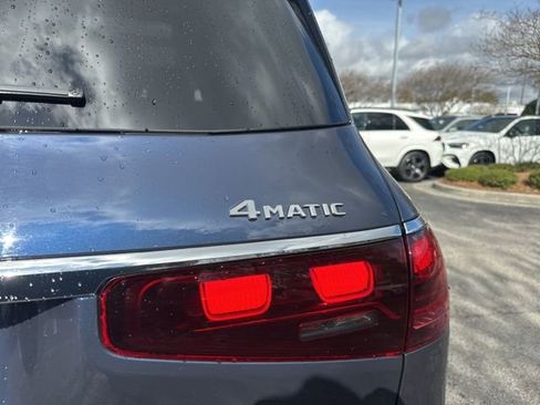 Used 2024 Mercedes-Benz GLS 580 4MATIC image 7