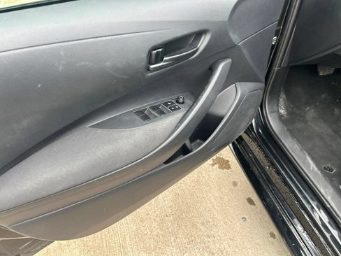 Used 2025 Toyota Corolla LE FWD image 19