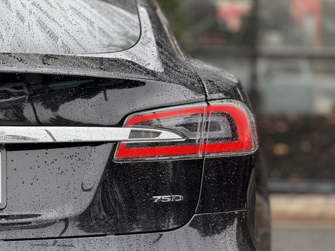 Used 2018 Tesla Model S 100D image 16