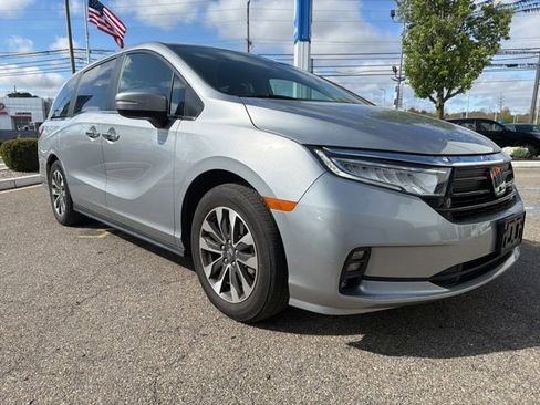 Used 2024 Honda Odyssey EX-L image 3