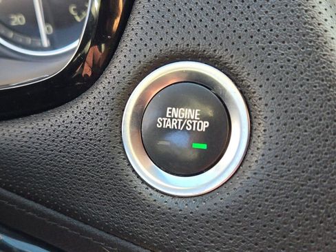 Used 2020 Cadillac XT5 Premium Luxury image 36