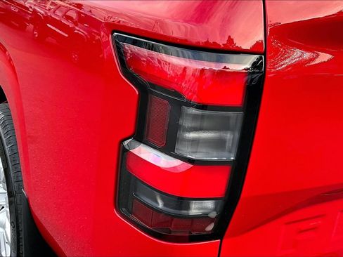 Used 2022 Nissan Frontier SV w/ Technology Package image 22