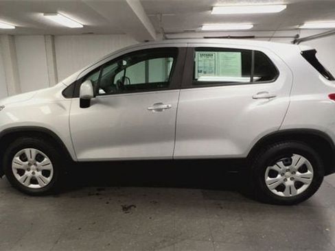 Certified 2018 Chevrolet Trax LS image 5