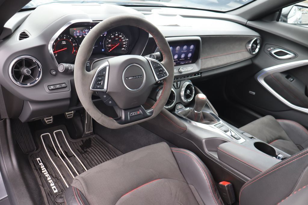 Used 2022 Chevrolet Camaro ZL1 RWD image 6
