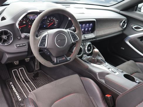 Used 2022 Chevrolet Camaro ZL1 RWD image 6