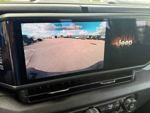 New 2026 Jeep Gladiator Sport AWD/4WD image 14